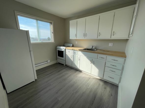 Building Photo - 17 Lockwood St Unit 9