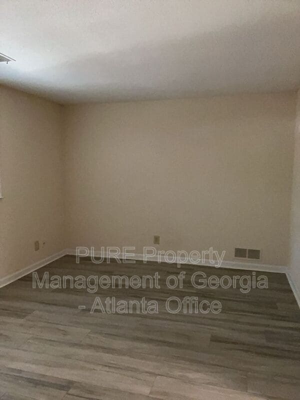 Photo - 774 Rogers Way SW