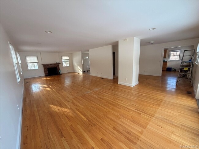 Photo - 4 Lloyd Point Dr