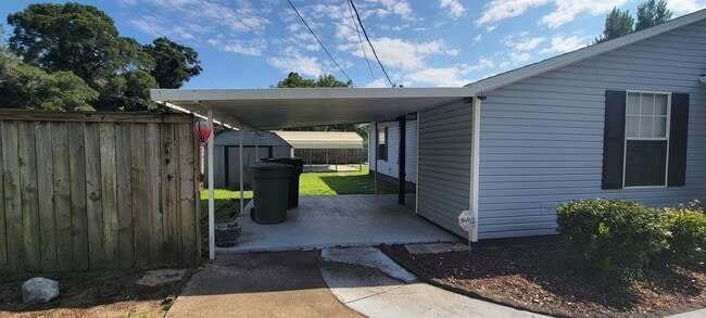 Photo - 2301 W Mallory St
