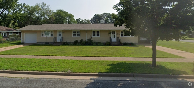 Building Photo - 2925 Leslie Ln Unit 1 Rental