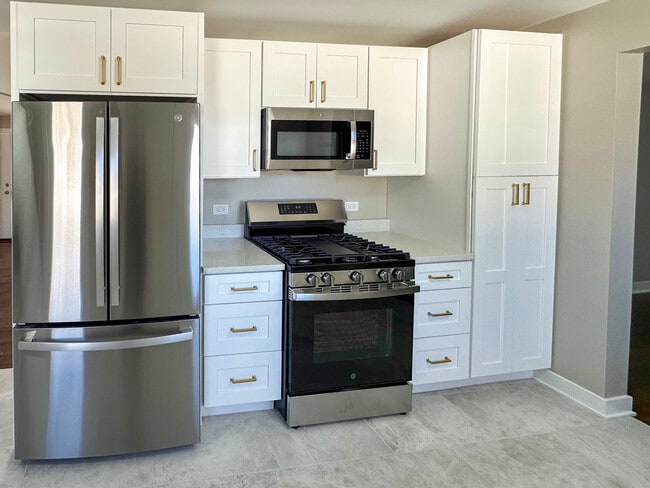 Photo - 8150 W Winnemac Ave