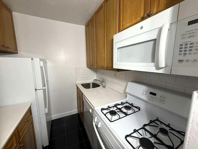 83-33 118th St Unit 3