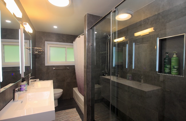 Photo - 5377 Bates Rd