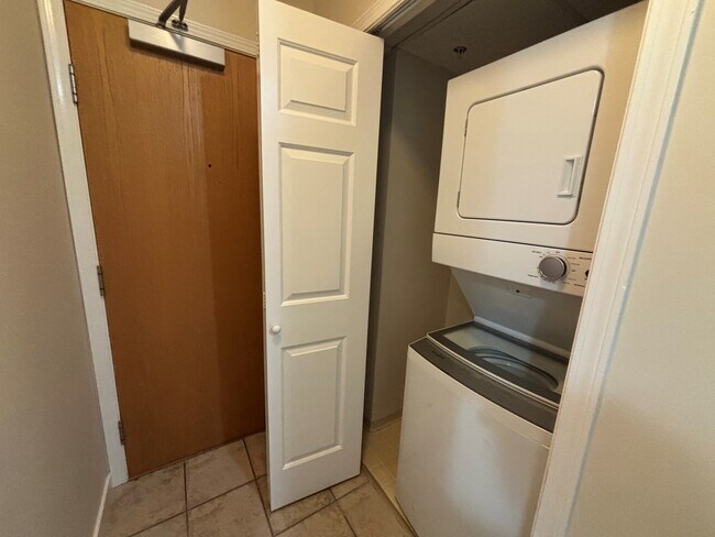 Photo - 1104-5911 Alderbridge Way Unit 1104