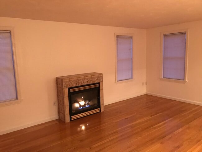 Photo - 577 Winter St