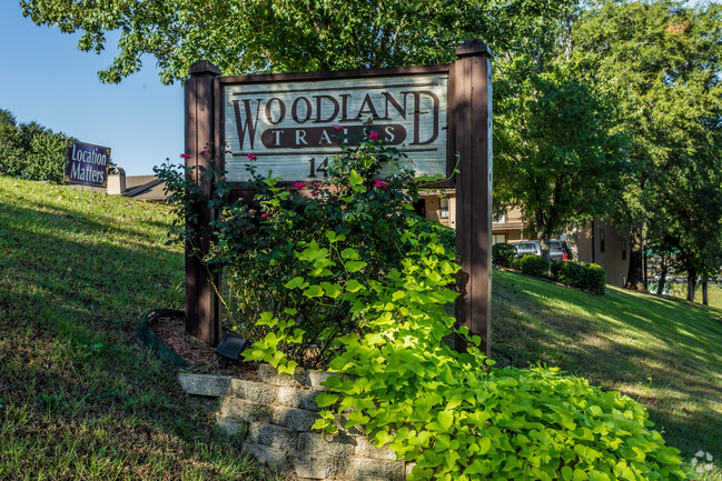 Letreros - Woodland Trails Apartments