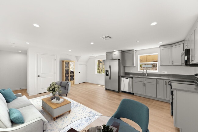 Photo - 1031 W 91st St Unit 1033-B