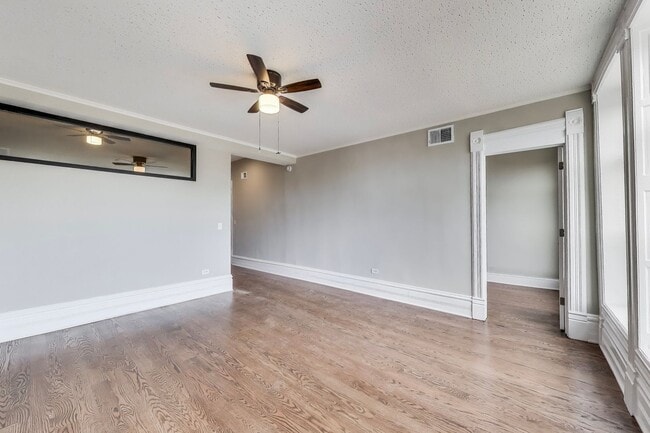 Photo - 1429 W. Grand(AKA 1117 Hoyne) Unidad 3F