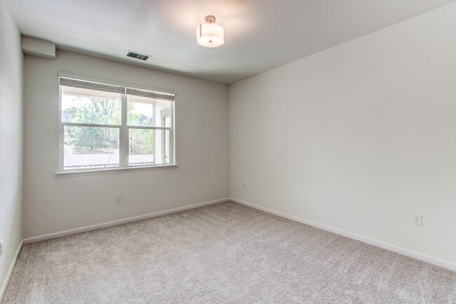 Building Photo - 4658 Copeland Cir Unit 202