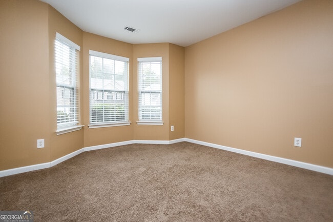 Photo - 6237 Selborn Dr SW