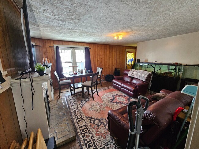 318 E Smith Ave