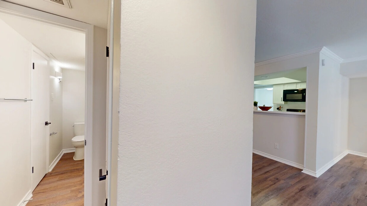 Photo - Lakeside Apartments
