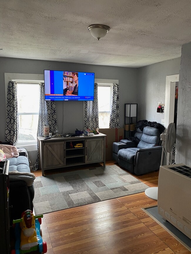 Photo - 46 Marshall St Unit 46 Marshall St Apt 1