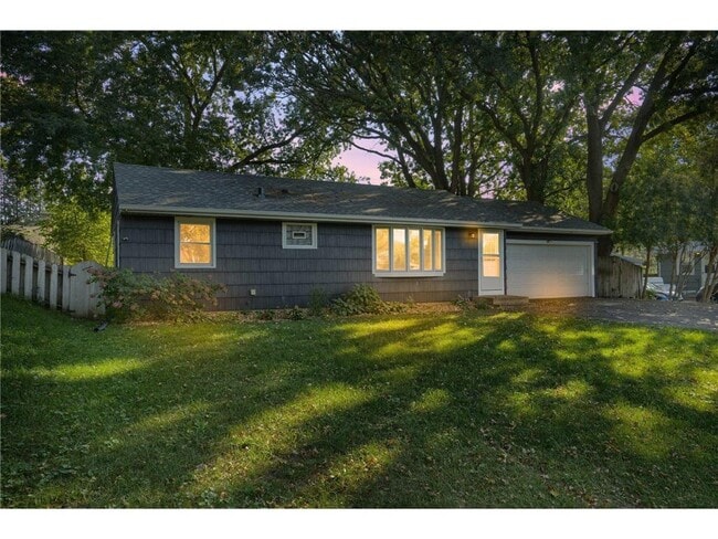 Photo - 2586 Martin Way House