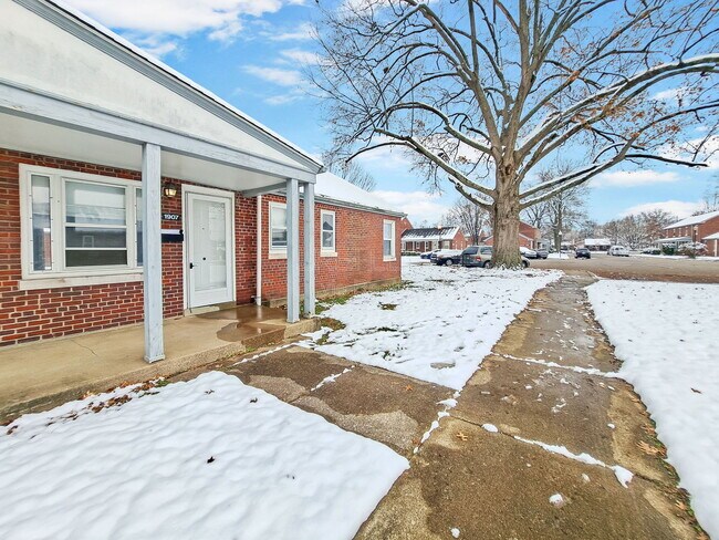 Building Photo - 1907 Magellan Ct