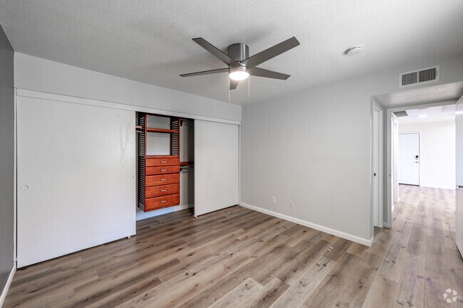 2BD, 2BA - 840SF - Primary Bedroom