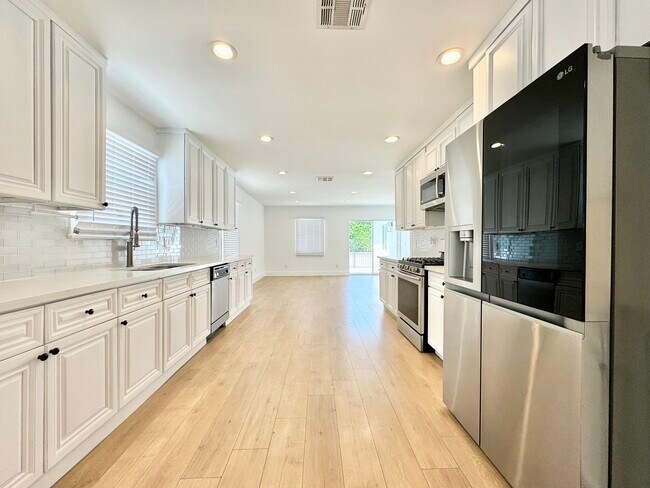 Photo - 5937 Ranchito Ave