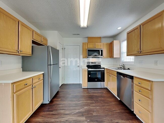 Photo - 150 Exeter Ct