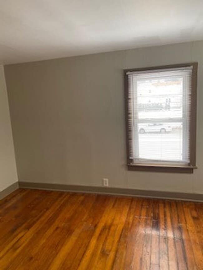 Photo - 1201 S State St Unidad 2nd Floor Rear