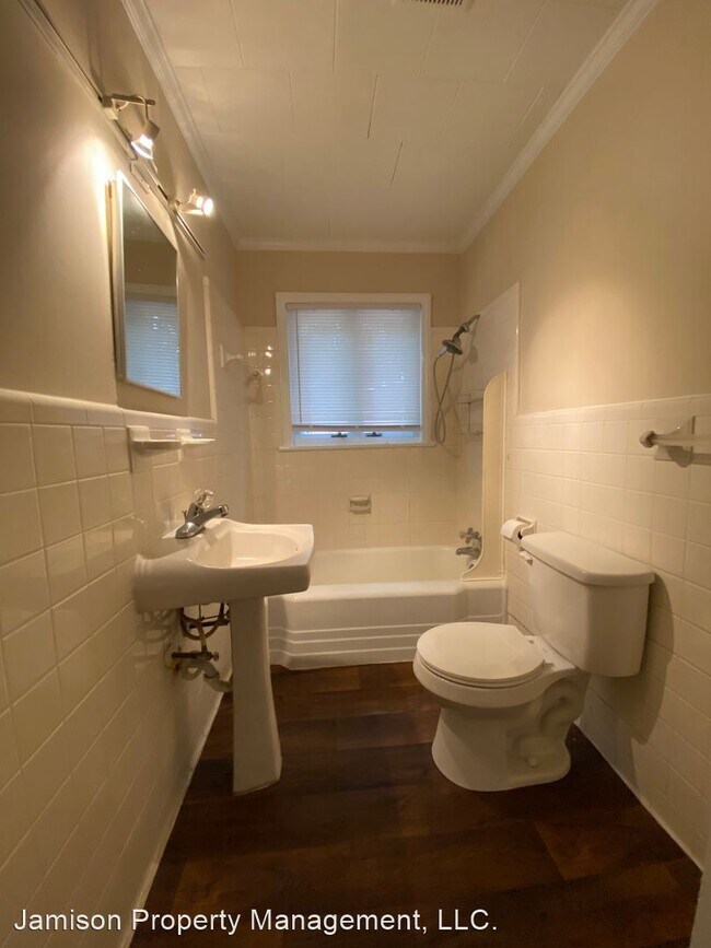 Photo - 2 br, 2 bath House - 1720 E John Street