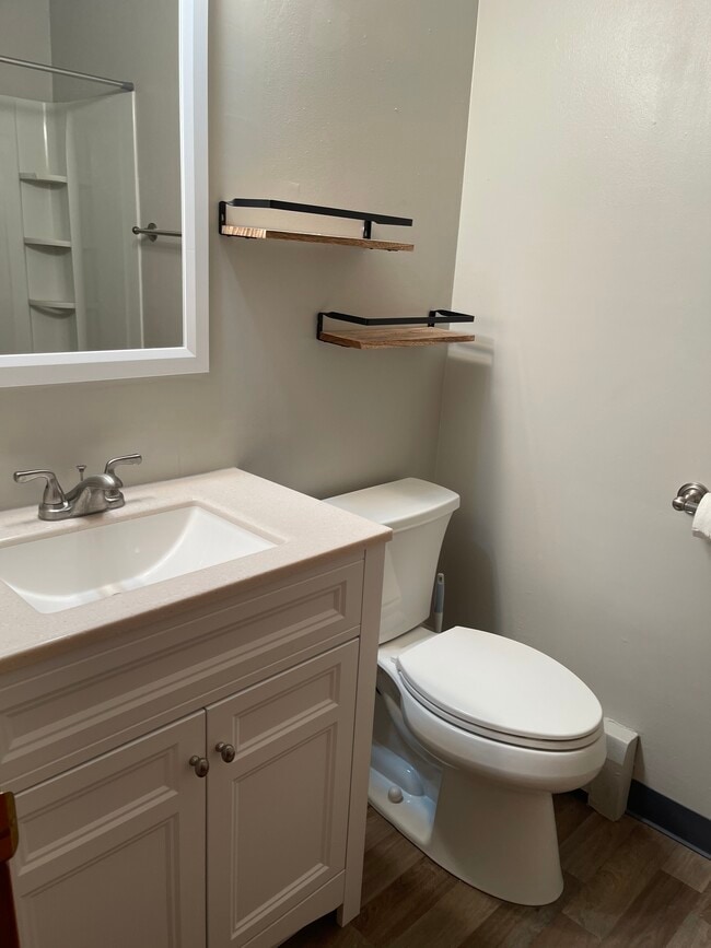Photo - 185 Mills St