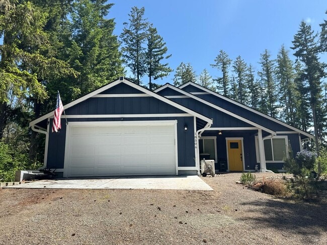 Welcome to Your Lakefront Retreat in Clear... - Welcome to Your Lakefront Retreat in Clear... House