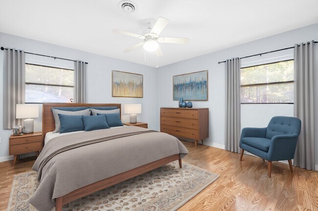 Photo - 300 Barclay Rd