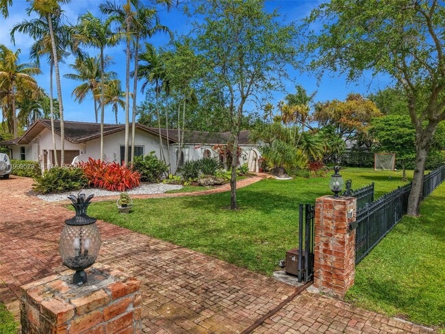 Photo - 15280 SW 72nd Ave