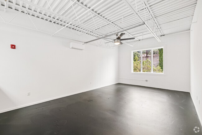 Studio - 700SF - Living Room