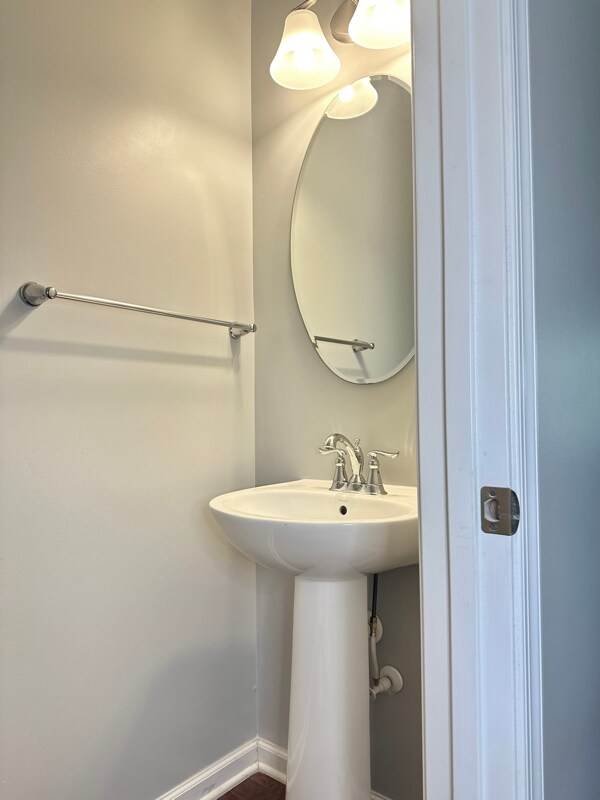 Photo - 2501 Silverthorn Dr