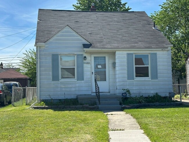 Photo - 20939 Beechwood Ave
