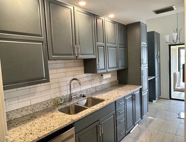 All new kitchen - 17280 Eagle Trce Unit Eagle trace # 9