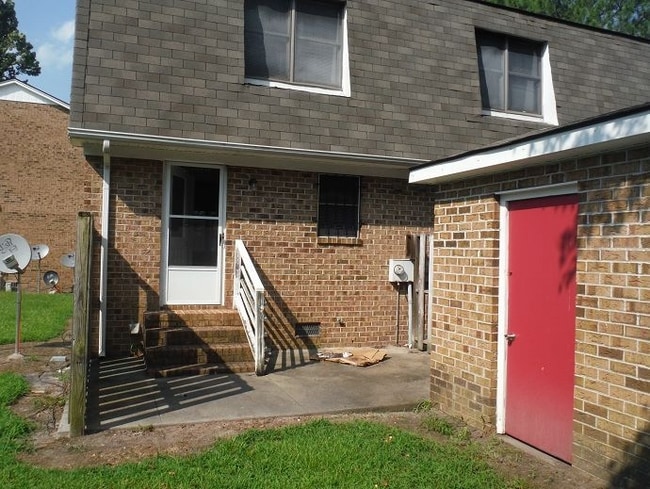 Photo - 104 Cedar Ct