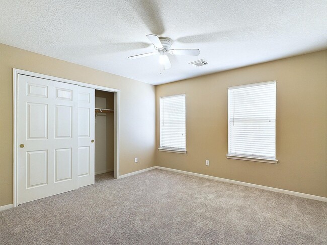 Building Photo - 17107 Dawn Shadows Dr