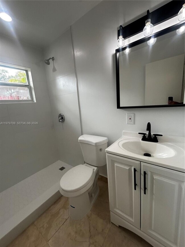 Photo - 916 SW 10th St Unit 1-3