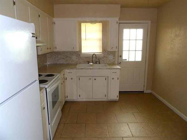 Photo - 1033 SE Alta Ln