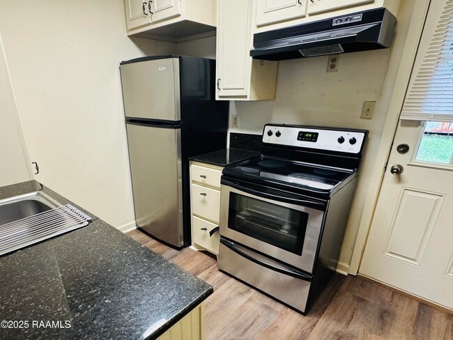 Photo - 2419 Robley Dr