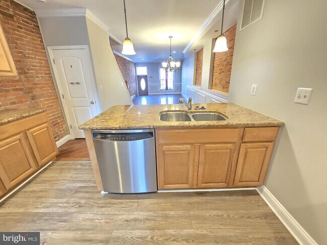 Photo - 112 N Luzerne Ave