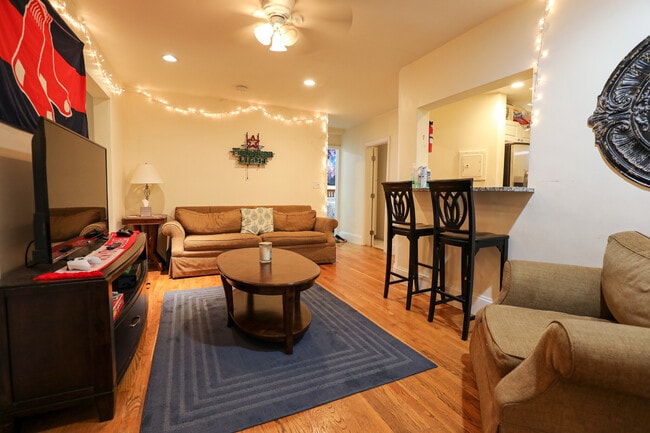 Photo - 71 Egmont St Unit 2