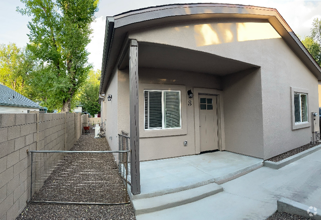 Building Photo - 722 Ruth St Unit #3 Rental