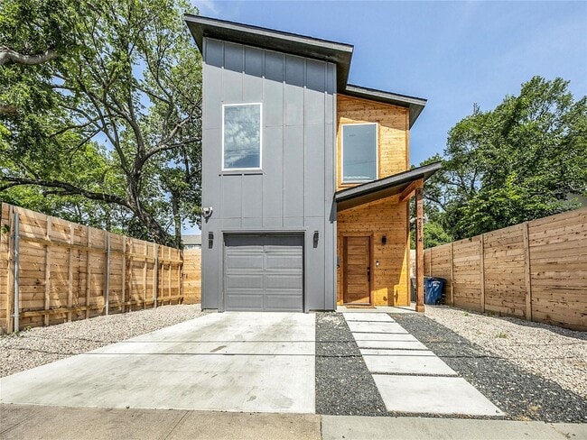 Building Photo - Downtown Dallas, morden home! Tenants choose to keep the furnatures or remove.