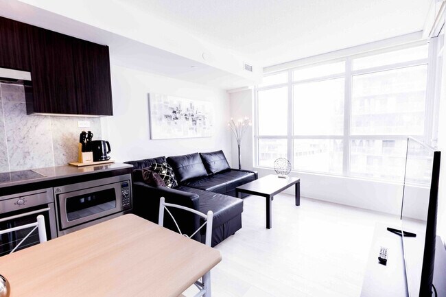 Photo - 38 Dan Leckie Way Unit SI ID1473320P