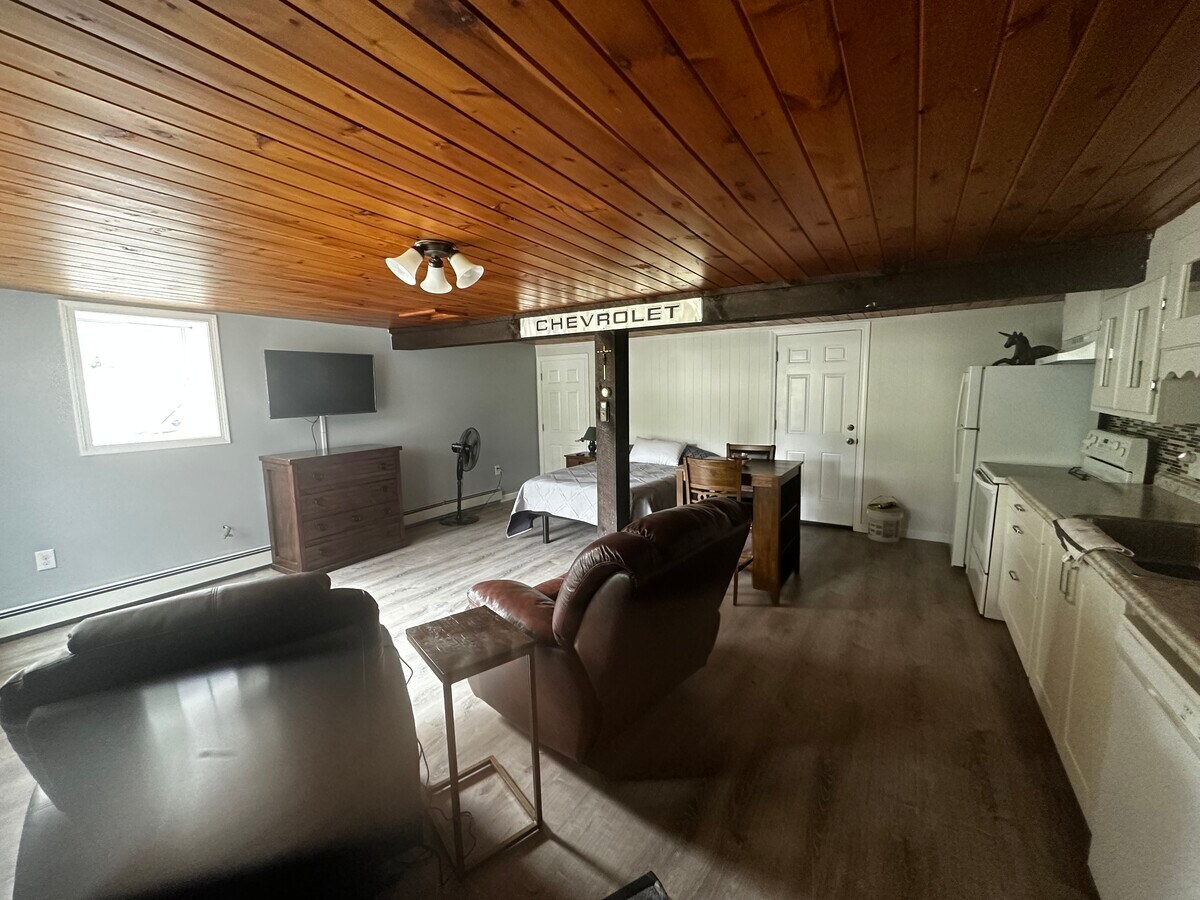 9 Fall Mountain Ter Townhome Townhome Rental in Terryville CT