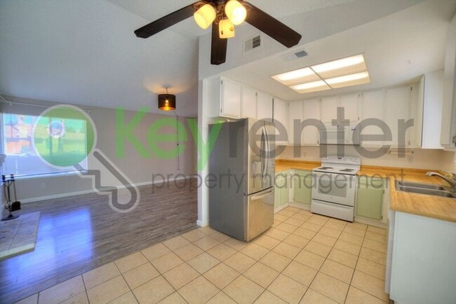 Photo - 1300 Old W Dr