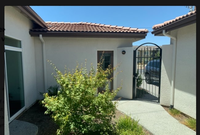 Photo - 137 N Belmont Rd