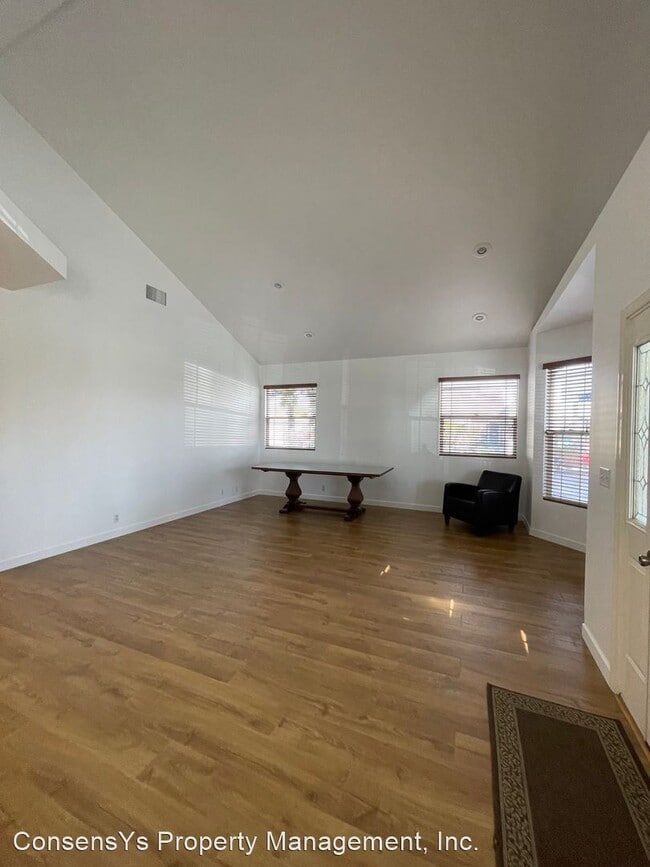 Photo - 3 br, 2 bath House - 201 W. Whiting Avenue