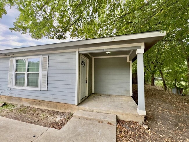 Photo - 709 San Saba St