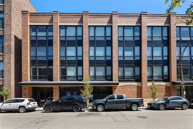 Photo - 340 W 2nd St Unidad 23