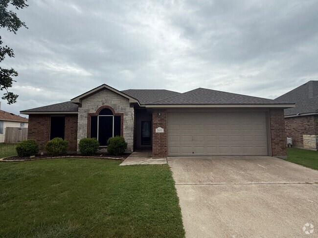 Building Photo - 7819 Woodbury Dr Rental